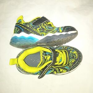 Yeskis Camoio Light Up Sneakers